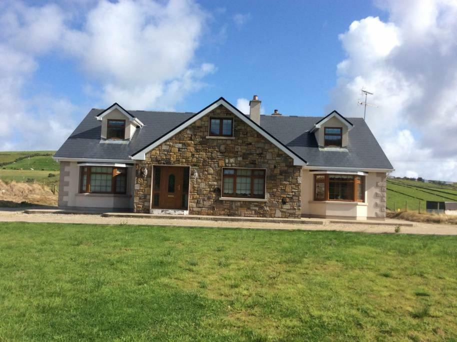 Beautiful Home On Lake Carrowmore Belmullet Exterior photo